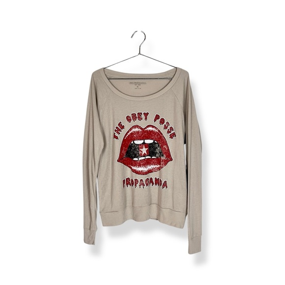 NWT Obey Beige Propaganda Lips Graphic Long Sleeve Tee - Picture 1 of 4